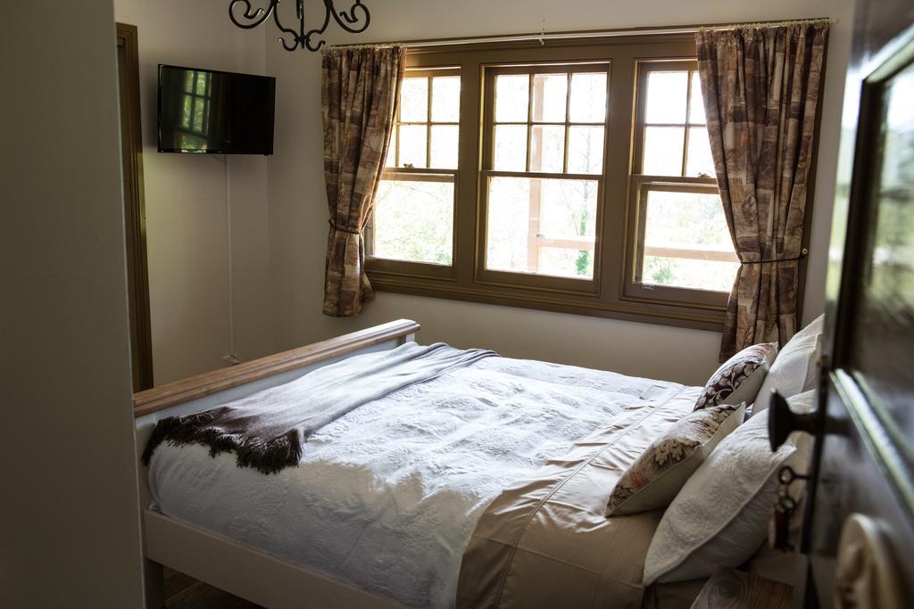 บัตเตอร์คัพ ฮิลล์ Bed & Breakfast วอร์เบอร์ตัน ห้อง รูปภาพ